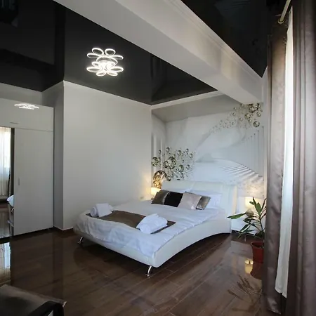 Aura Studio *